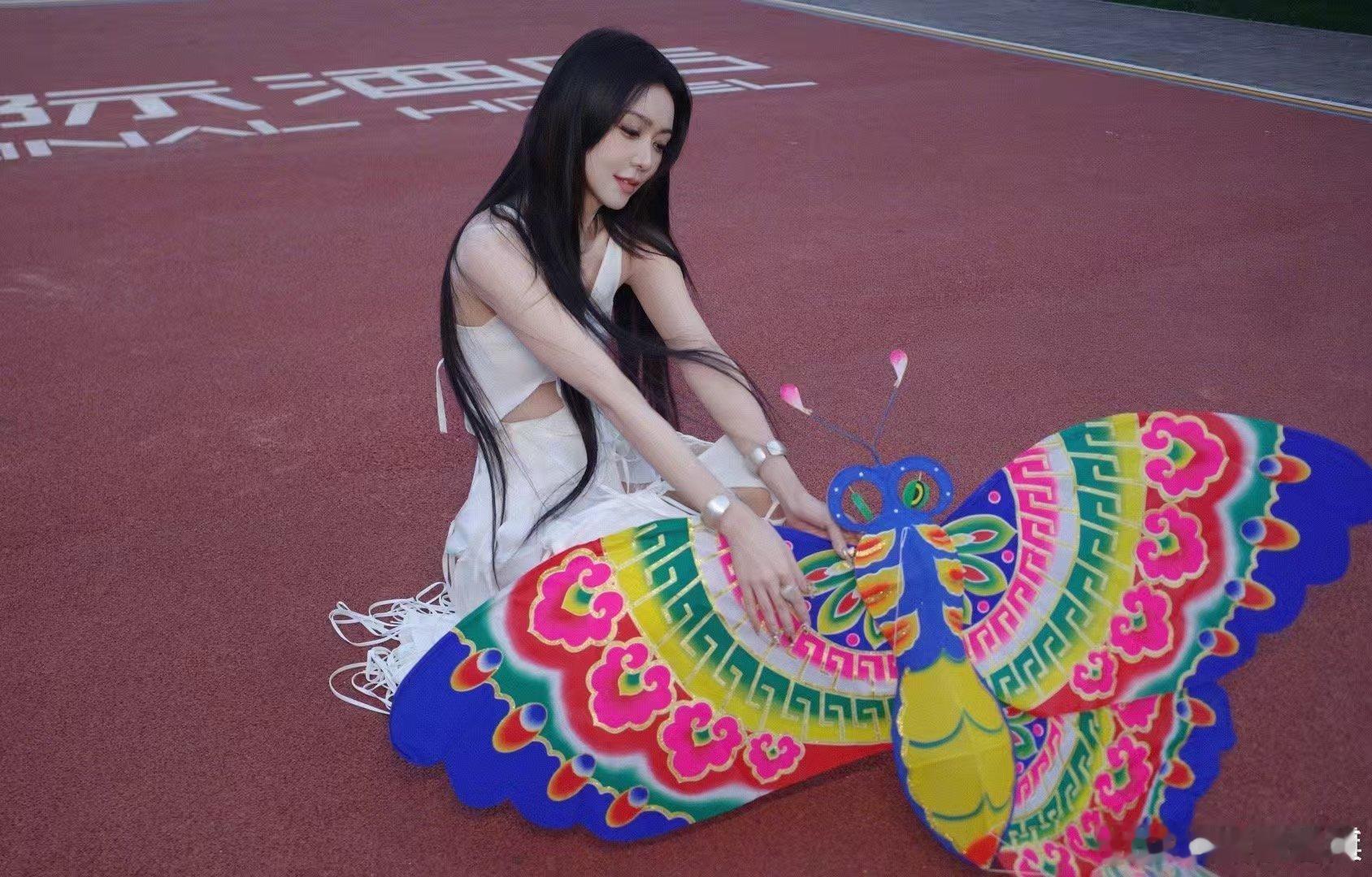 薛凯琪薛凯琪地狱厨神 薛凯琪下厨永远能带来意想不到的快乐，一碗普通米线，被她做得