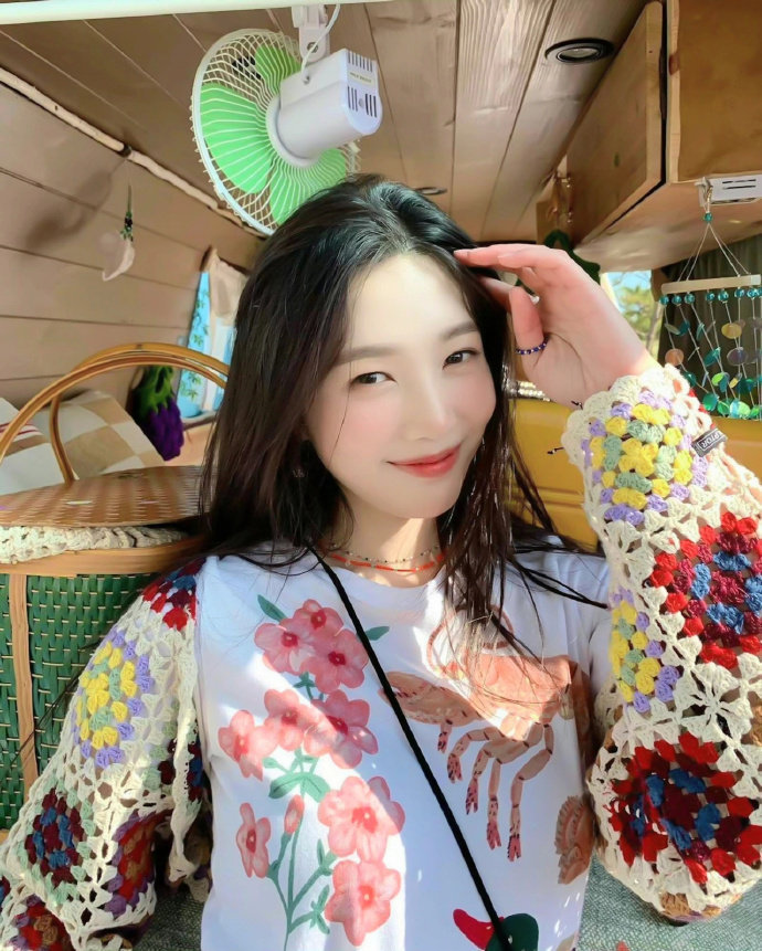 朴秀荣Joy 