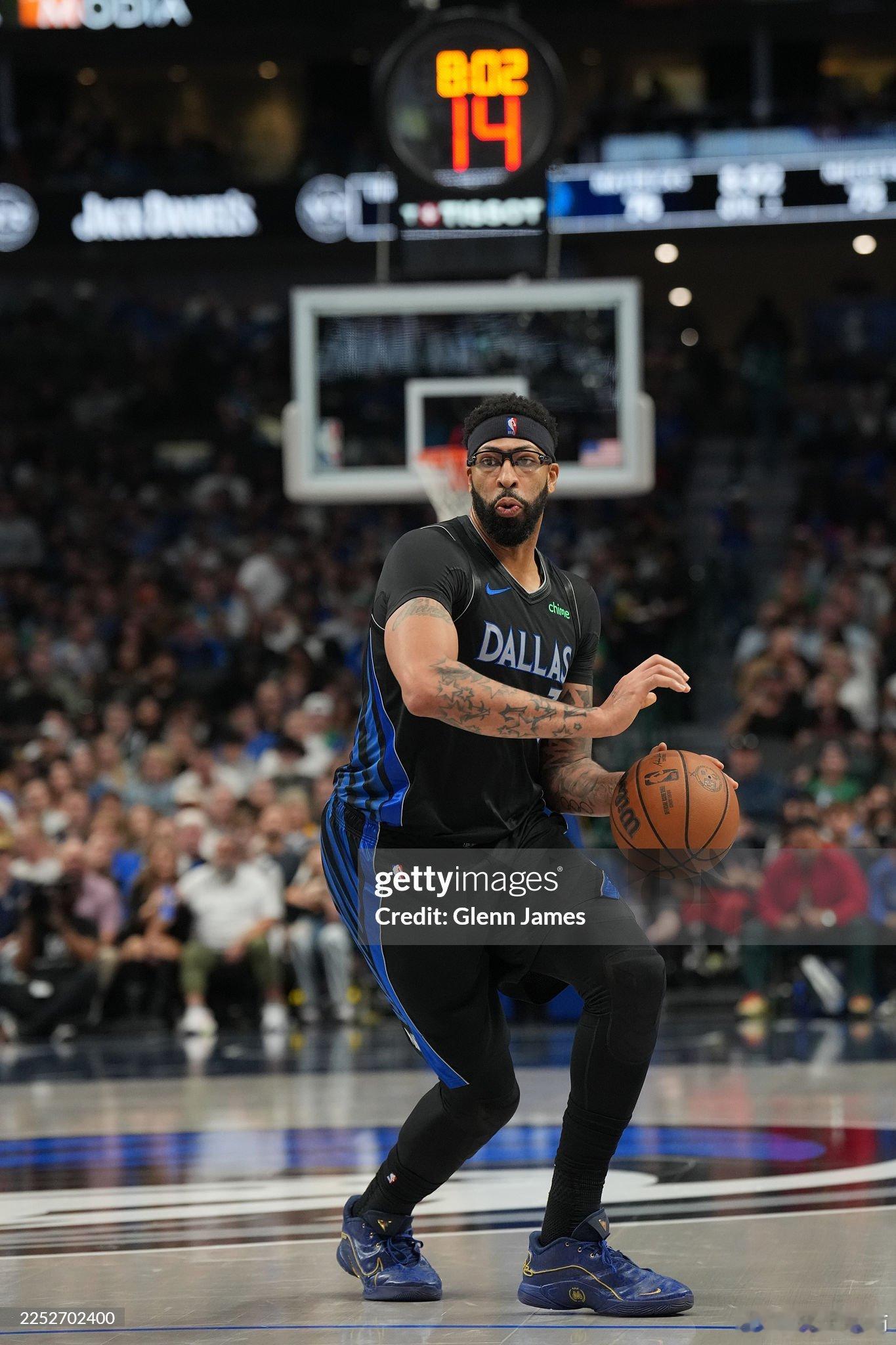 MFFL 来自Chris Haynes的消息。勇士正在考虑通过交易得到戴维斯，但