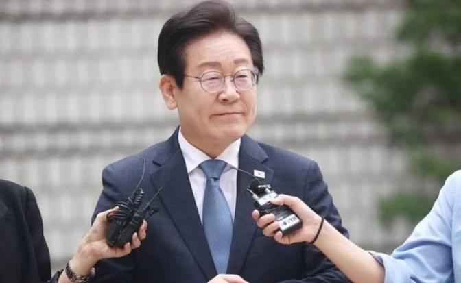 九三阅兵越来越近，李在明发现得罪不起中国，决定派人送上了亲笔信？韩国传来消息，九