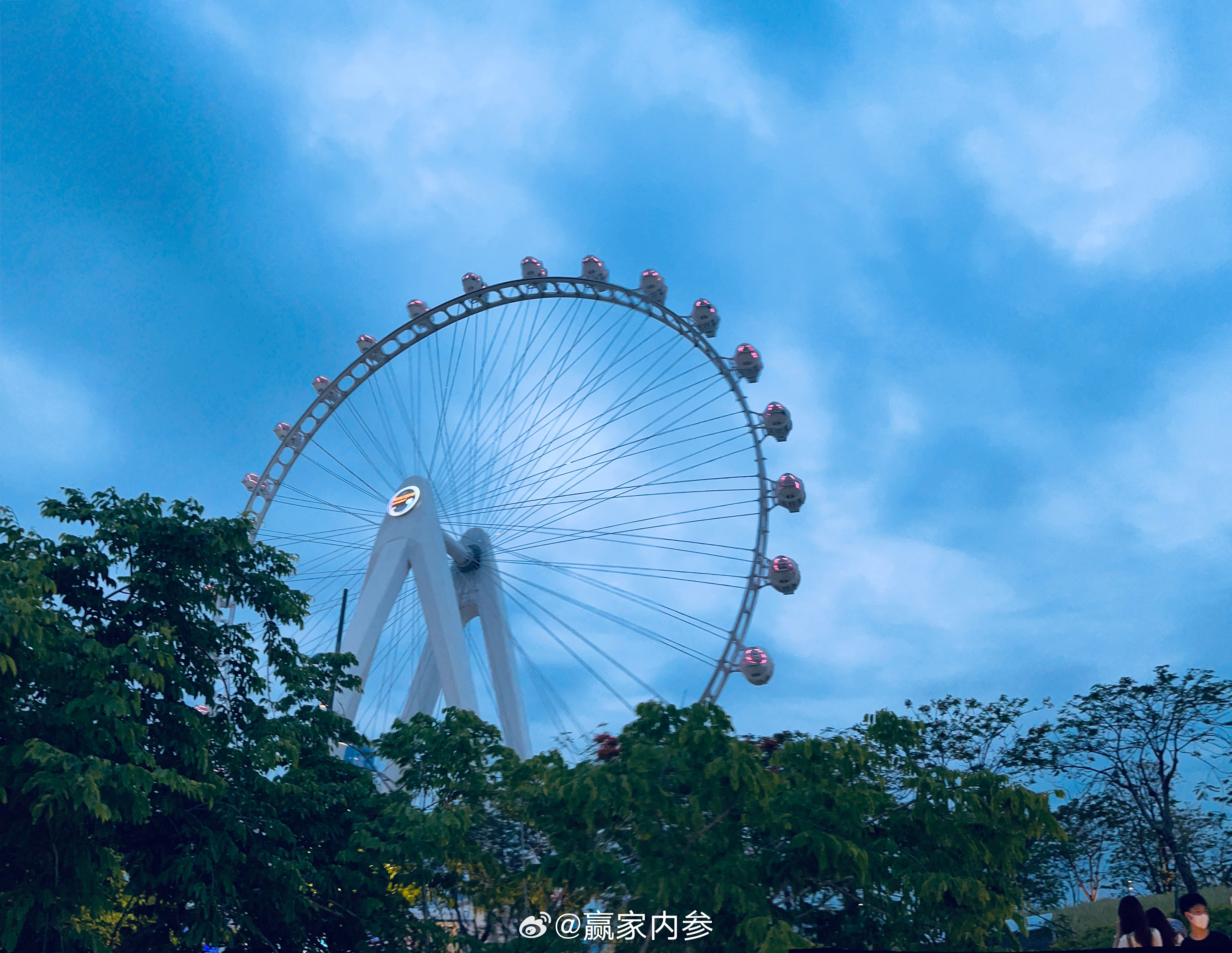 【假期深圳楼市供需两旺】国庆假期，深圳二手房市场表现活跃。头部中介机构二手住宅带