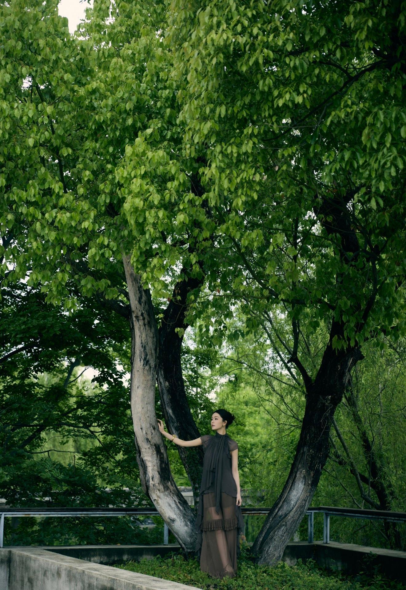 谁懂文咏珊港女下江南的震撼感  文咏珊今天悦游活动造型出图来啦～与文咏珊一同感受