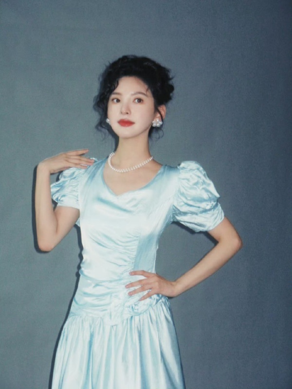 庄庄章若楠人生if线庄庄这个角色感觉就像章若楠另一种人生可能，如果没有当演员，章