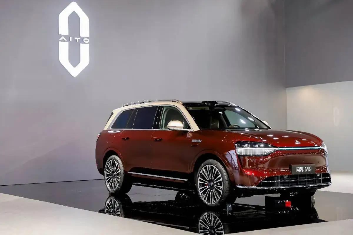 问界M9把中国制造的底气与年味，装进每一段旅程，从三度亮相春晚到日常出行，这台旗