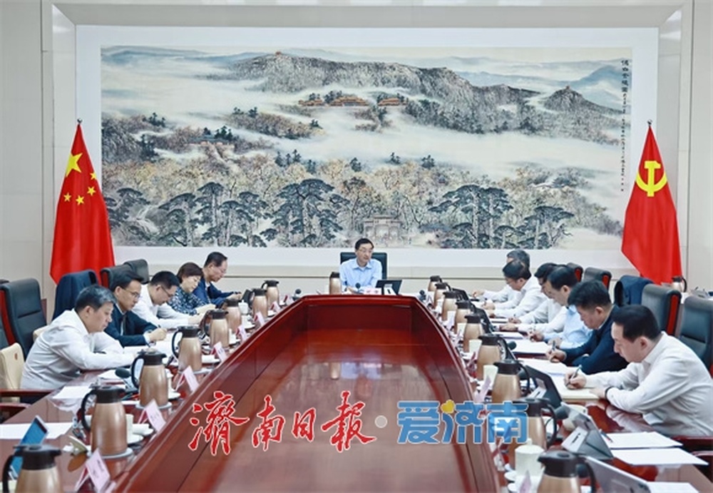 市委理论学习中心组进行集体学习 刘强主持并讲话 于海田韩金峰杨峰参加