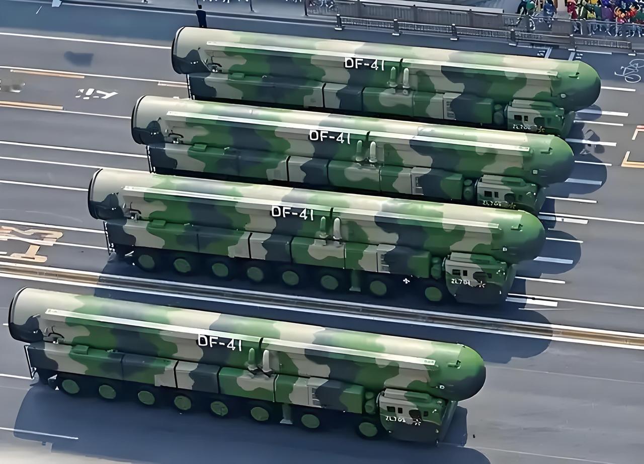 中国海军的潜射战略导弹技术挺领先的。2026年7月6日，中国海军成功试射的巨浪 