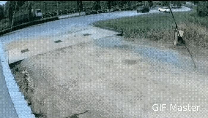道路千万条，
安全第一条。