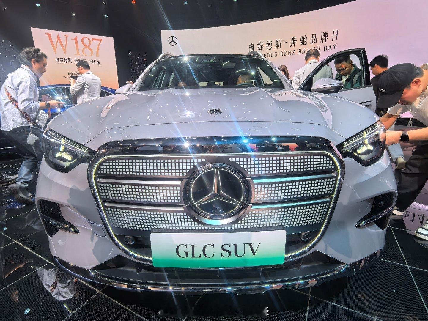 格栅很大～老车很美～北京·751D·PARK北京时尚设计广场