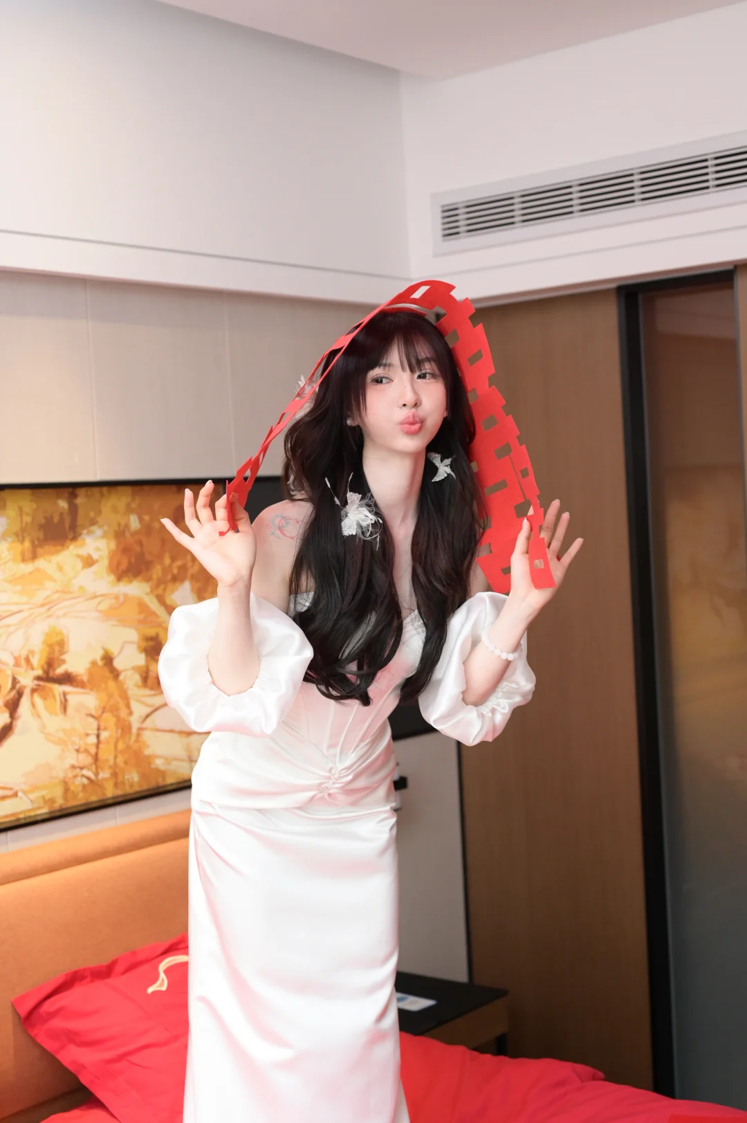 红色晨袍也太出片了吧