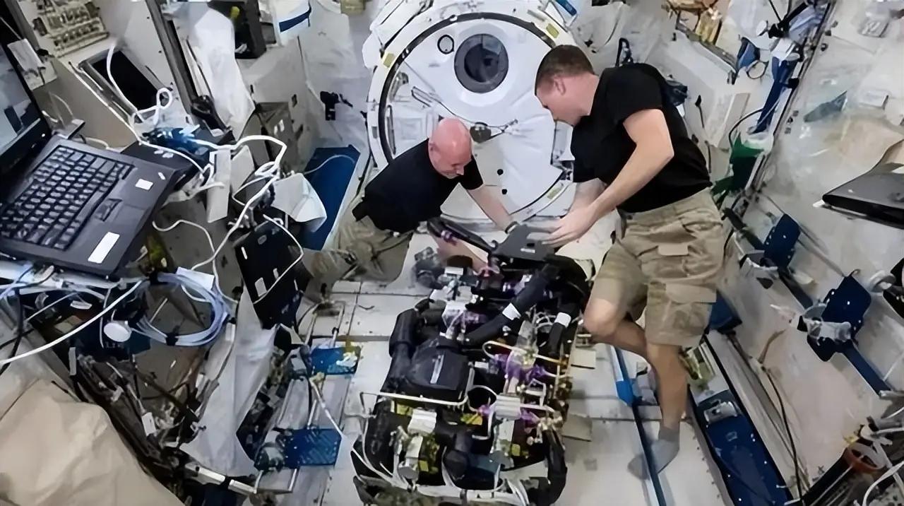 为什么大家都不提中国空间站了？没人提，跟国际空间站差距太大，但不是中国空间站拿不