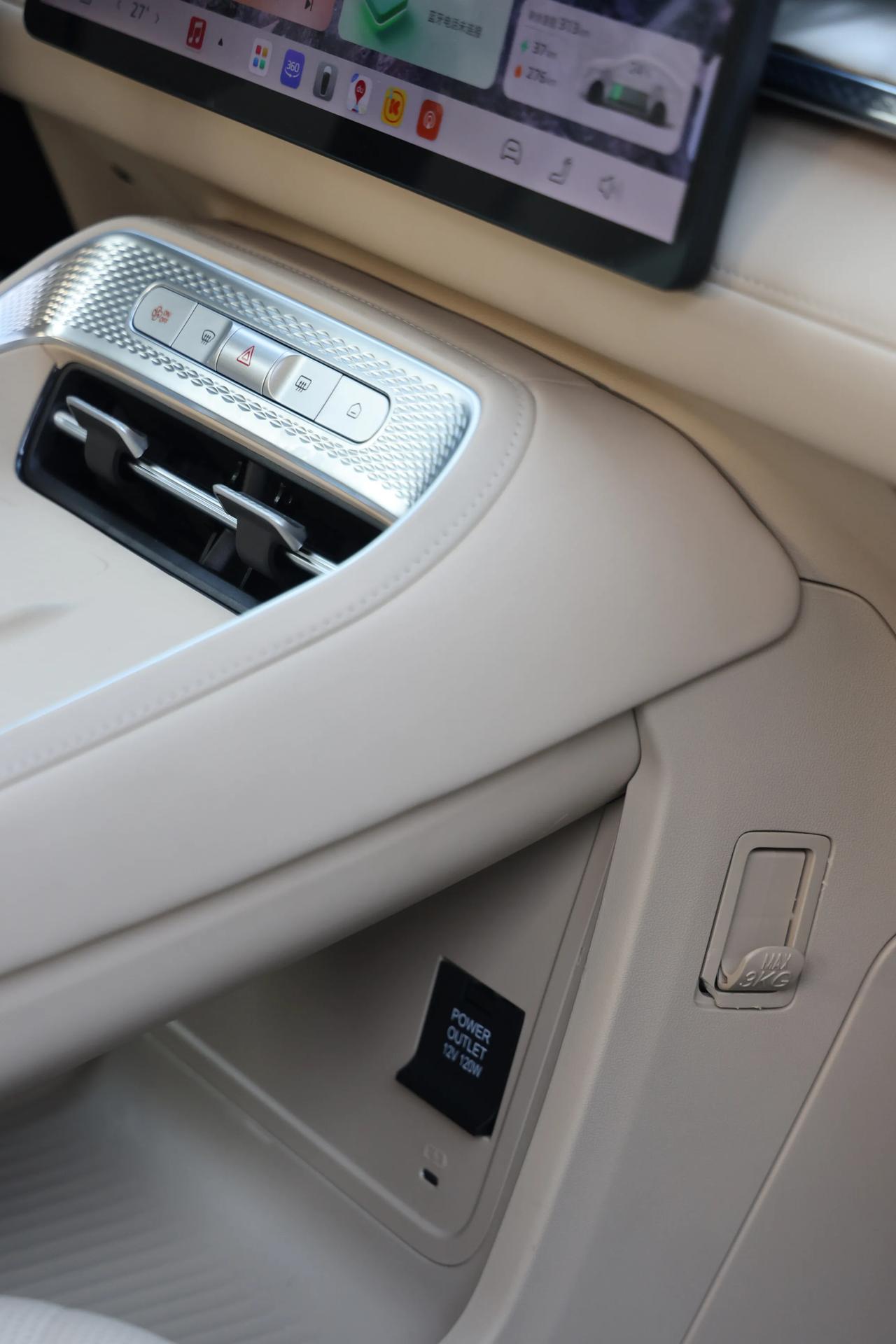 看到苏炳添正式退役的消息，心里真是感慨。21年职业生涯，在12月9号这天画上句号