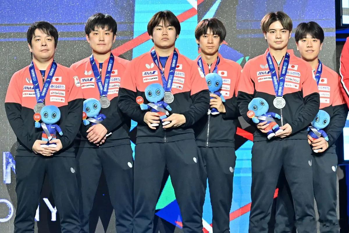 ITTF伦敦世乒赛2026张本智和 260510 日本男队最终夺得银牌，未来值得