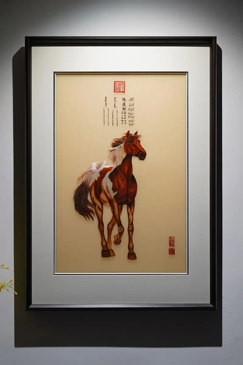 古丝绣花骢良驹，昂首踏途万事功成 古底留印，花骢缓步，鬃发扶风，风骨卓...