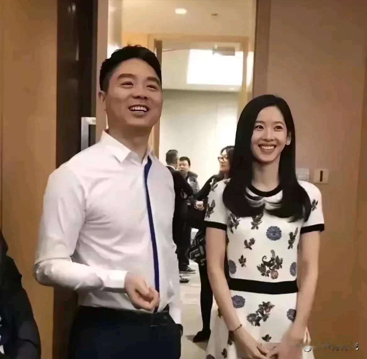 作为同龄人，非常敬佩刘强东的为人处世！九十年代靠家乡父老乡亲凑鸡蛋读完中国人民大