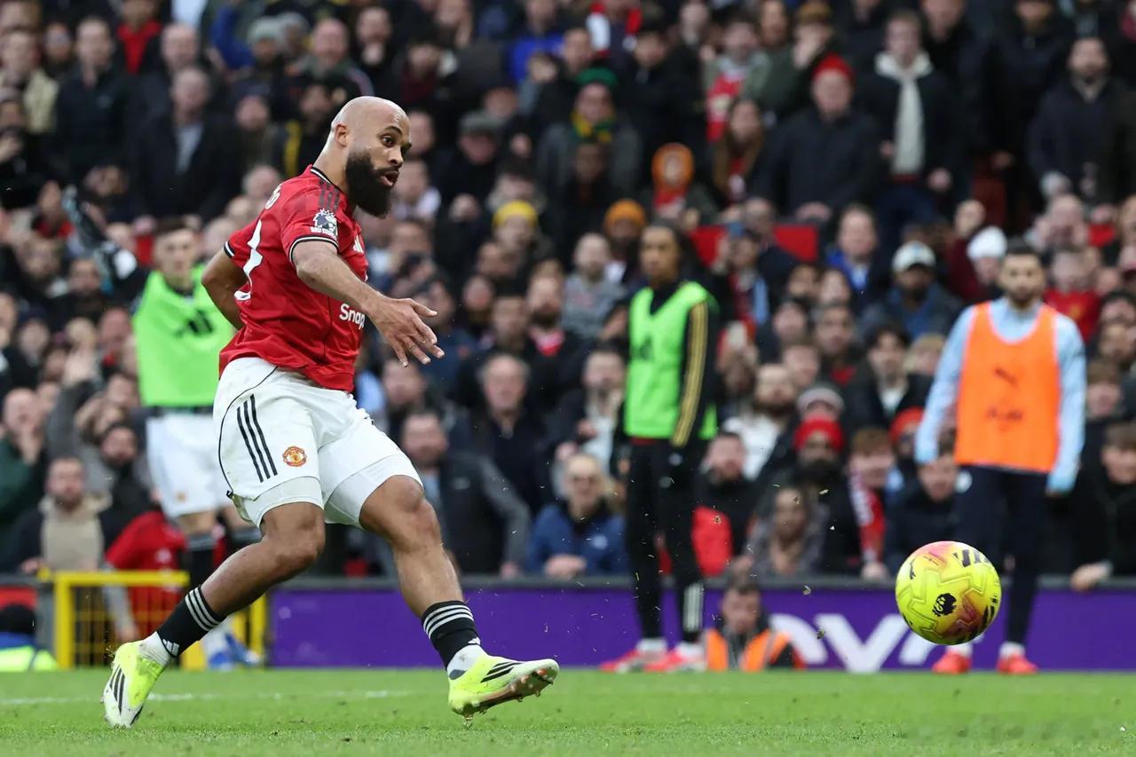 曼联2比0曼城英超第22轮的曼市德比可太刺激了！曼联在老特拉福德2-0干脆利落赢