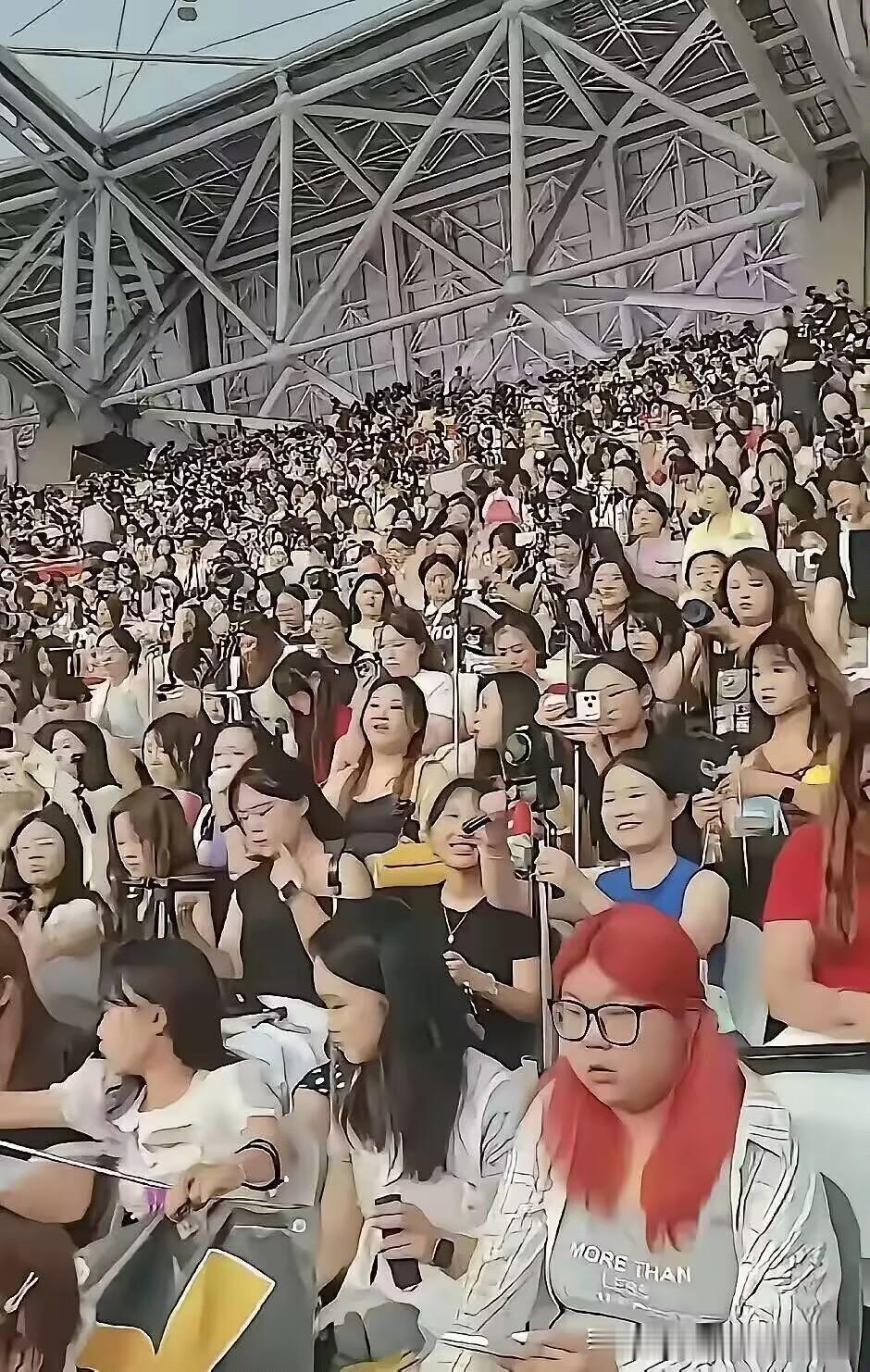 一场5万人演唱会的现场，撕开了“富养女”最残酷的真相
 
五万人体育场座无虚席，