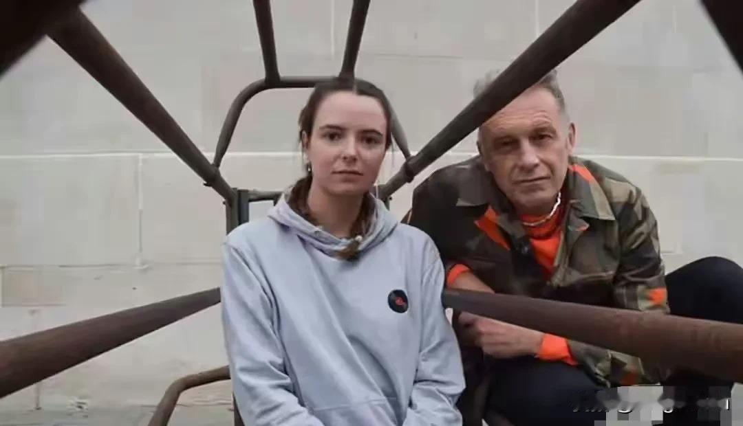 看了这个以身试“猪”的女人，突然想起瑞典那个上跳下窜的小女生。有创意，毕竟前辈们