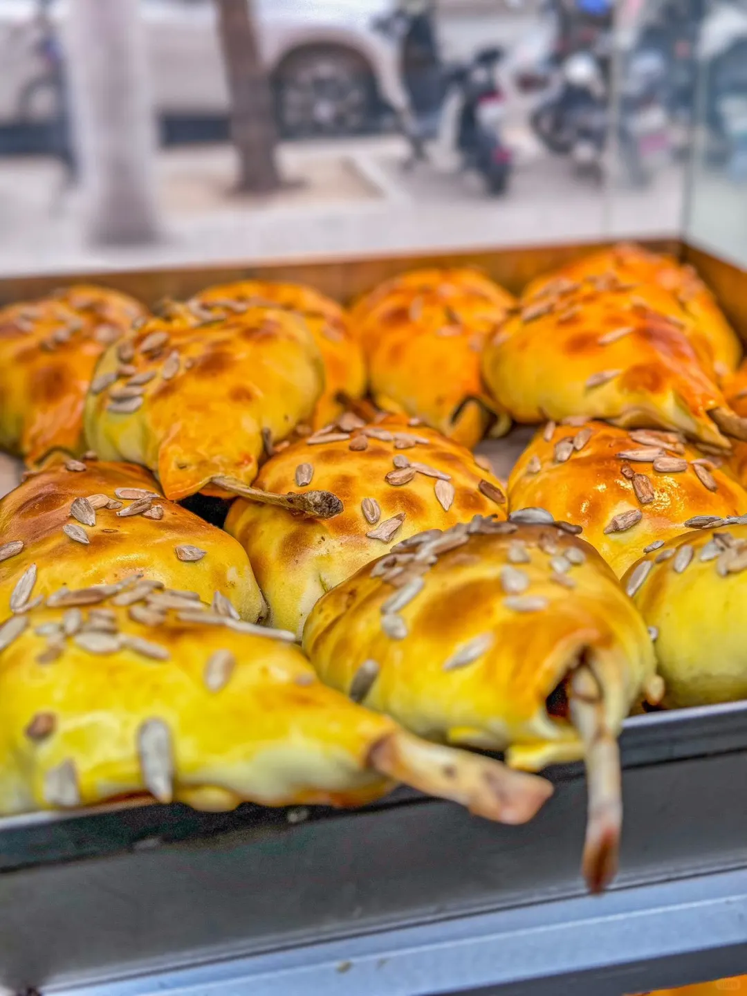 谁懂吃这种烤包子的快乐！一整个被拿捏！