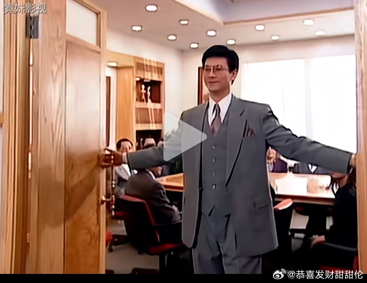 上了年纪的霸总怎么着也得是秋官这种身段。 