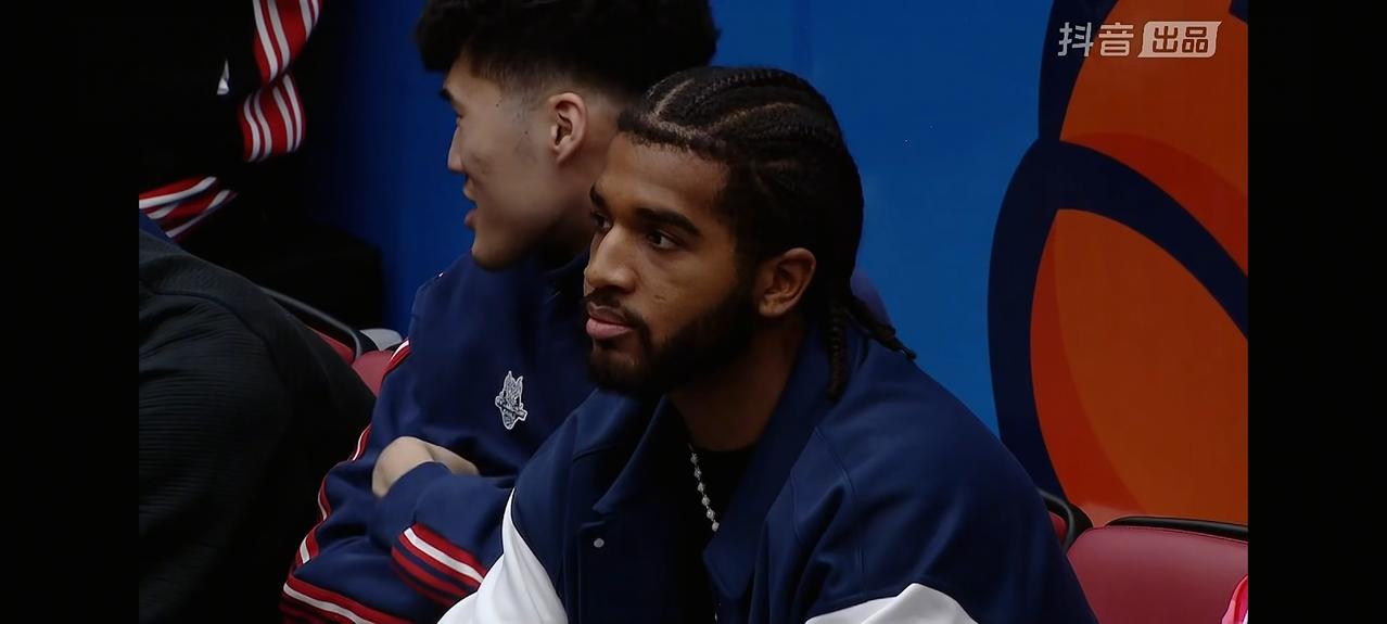 王者归来！克里斯伤癒归队，救火外援斯蒂尔被裁！山东高速重新注册外援克里斯，今晚对