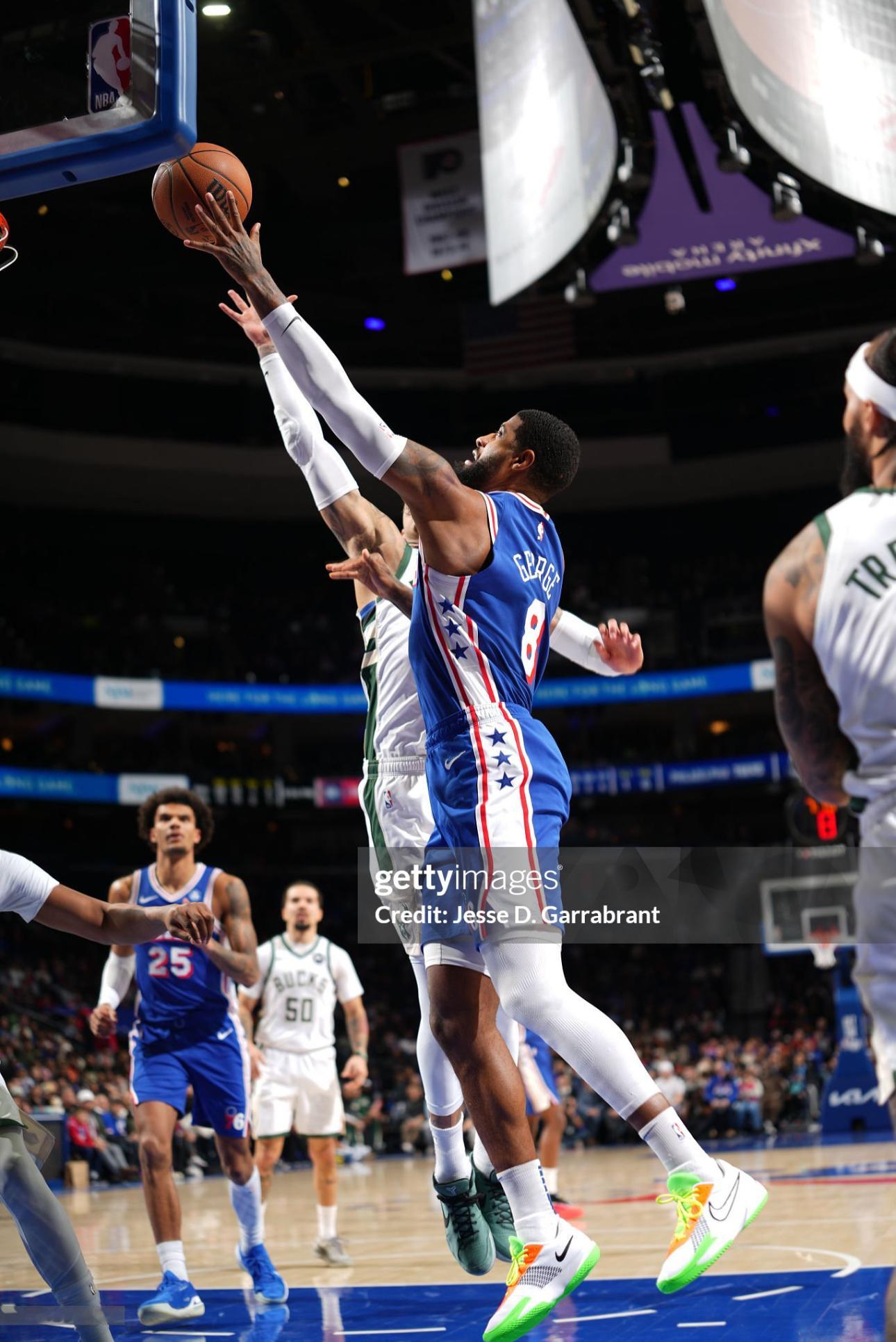 球鞋图集！分享保罗·乔治今日对阵雄鹿队比赛上脚的一双GT Cut Academy