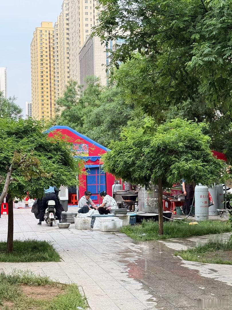 我家的水费比较多，因为小区每次红白喜事做饭，都是用我家的水，免费用的。 