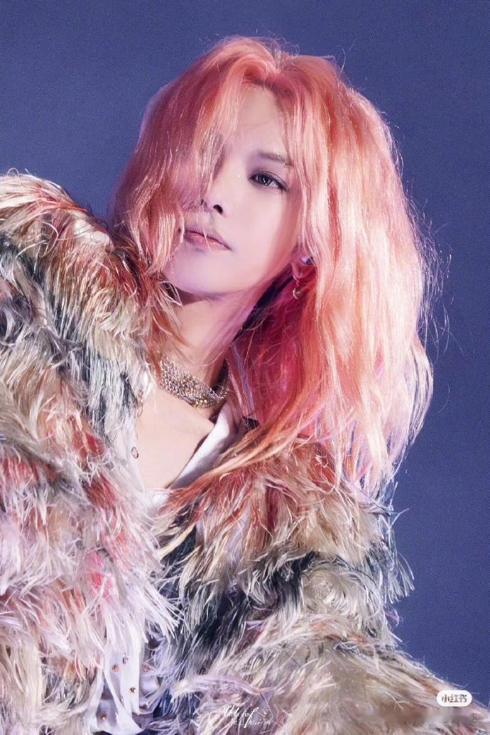 华晨宇演唱会或因泼水节延期 谁懂这种执着！华晨宇演唱会或因泼水节延期，期待值丝毫