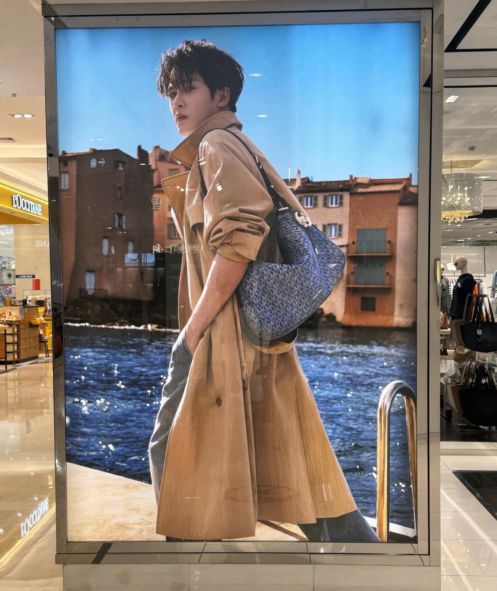 北京王府井MK已经换上檀健次2026春夏广告海报 