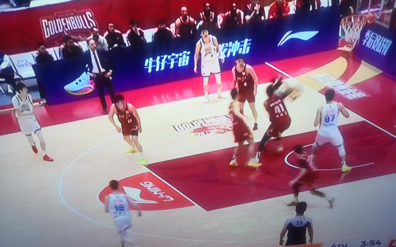 CBA季后赛12进8：浙江稠州金租主场65-57战胜宁波町渥先拔头筹
​
​  