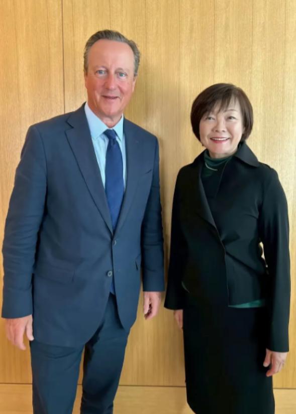 安倍晋三要是泉下有知，估计得气得翻个身——他老婆安倍昭惠在他死后，直接开启了“环