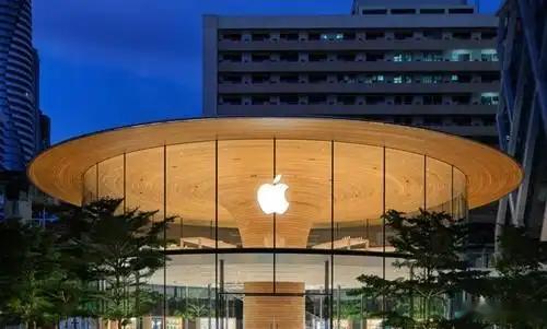首款可折叠iPhone屏幕尺寸曝光据最新市场研究机构的消息，苹果首款可折叠智能手