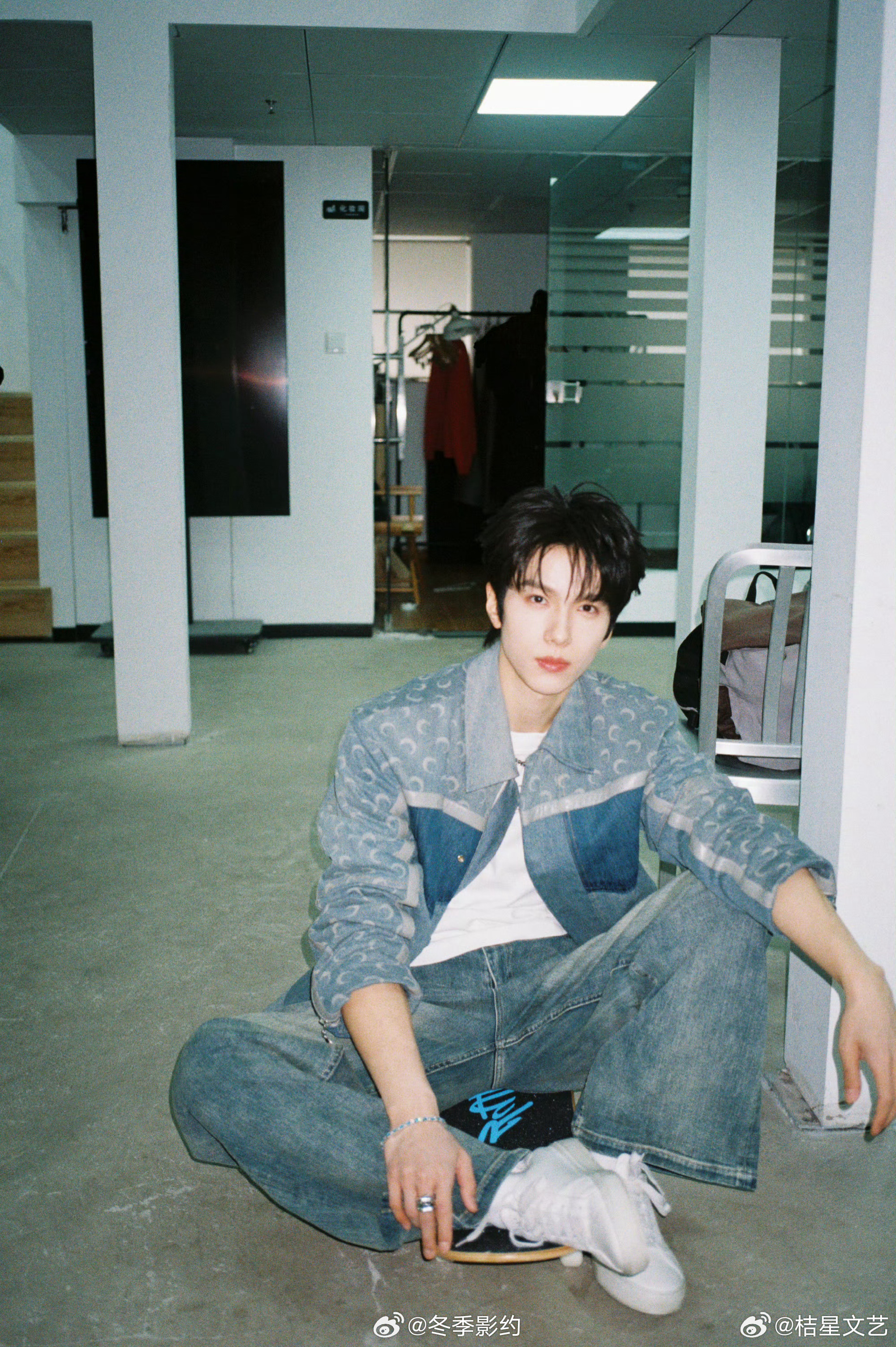 余承恩怕被误会不好相处 余承恩说自己怕融入不了外向的群体，这种担心太真实了。但其