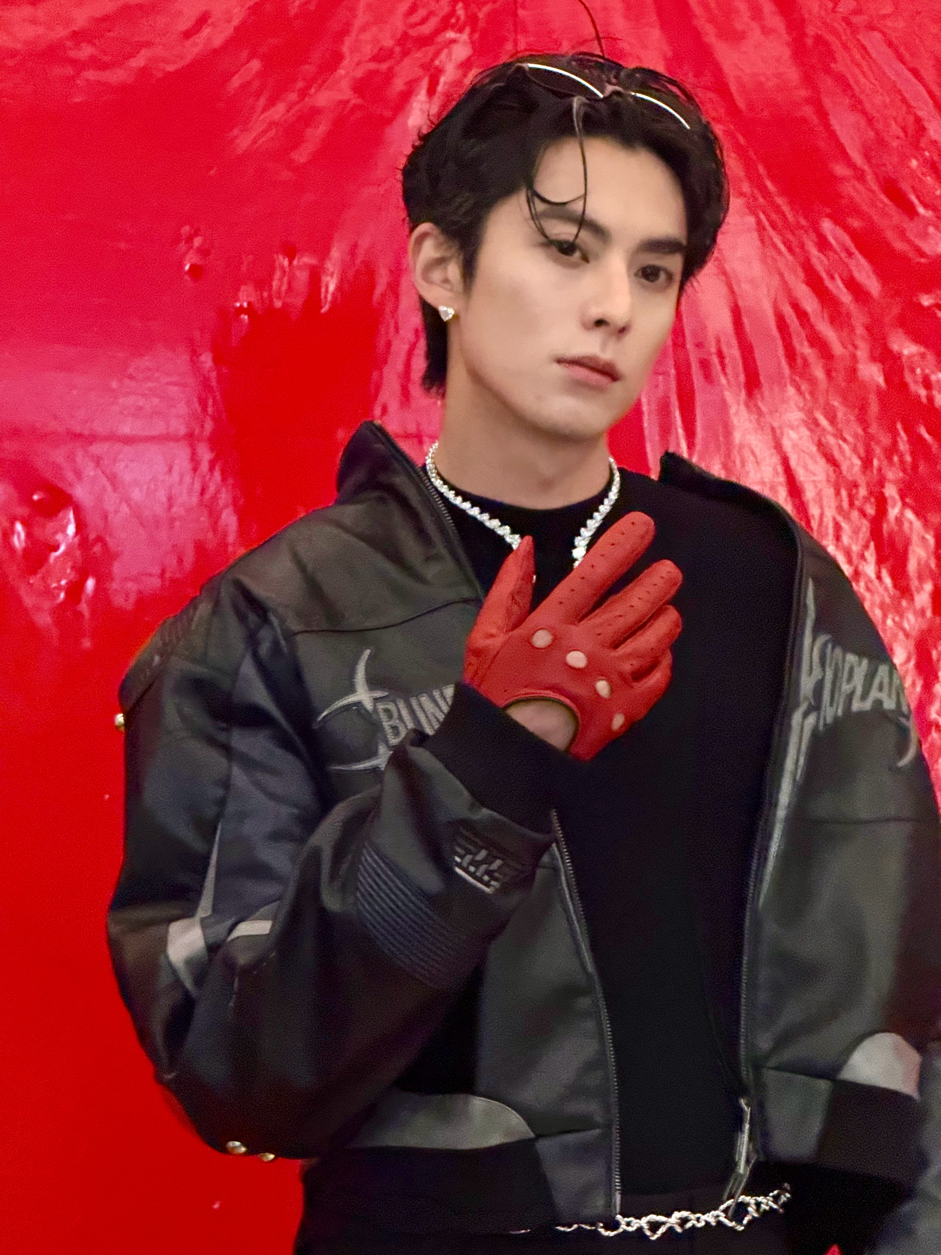 王鹤棣优雅帅得绝对权威妈呀…..王鹤棣你帅成啥样了呀优雅太燃了！！ 