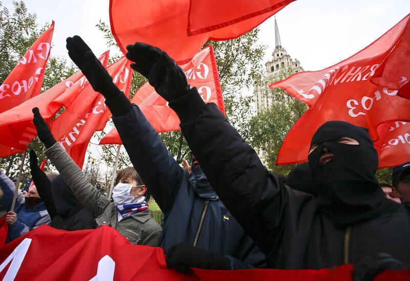 【澳大利亚18岁男子因行纳粹礼被控，今日出庭受审】海外新鲜事 澳大利亚一名18岁