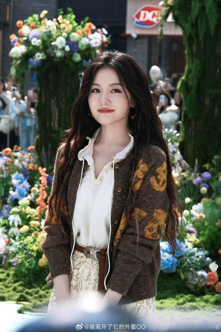 李兰迪郑州线下活动图李兰迪温柔大气又明媚围观李兰迪郑州线下活动生图，气质真的绝了