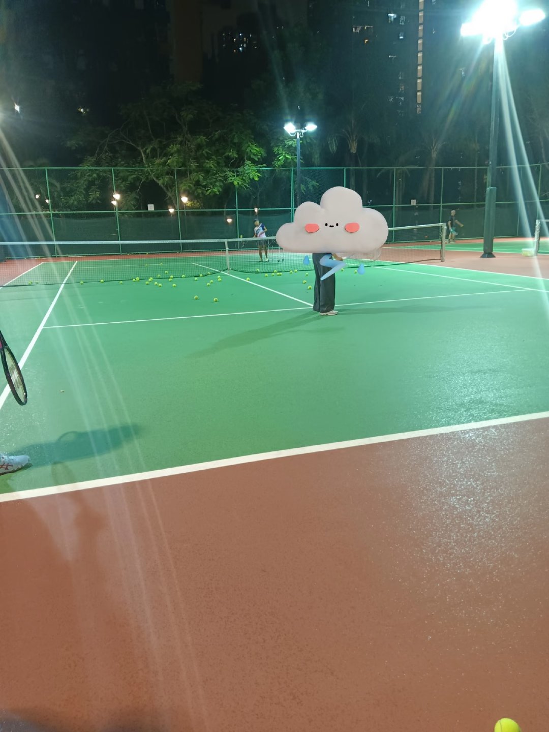 太开心啦！中了十节乒乓球课。今天第一节课主要练习正手姿势和追球，体验比大学上的课