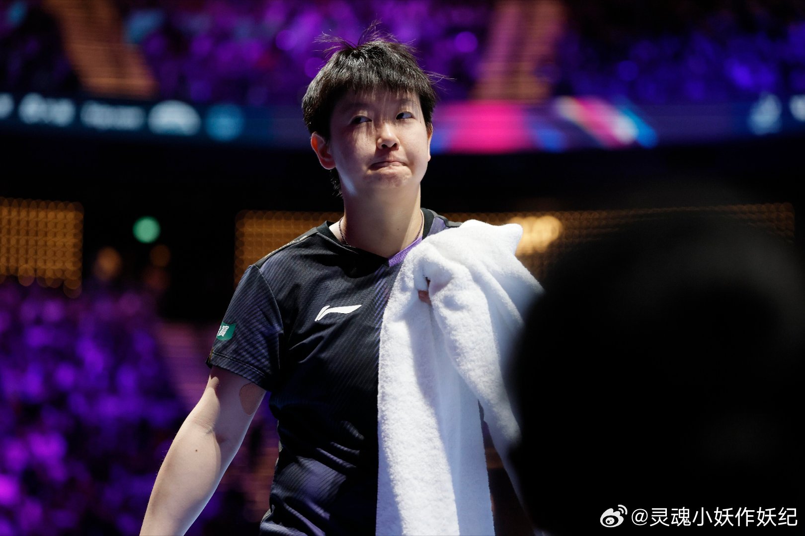 孙颖莎表情富翁莎莎萌主～乒乓球