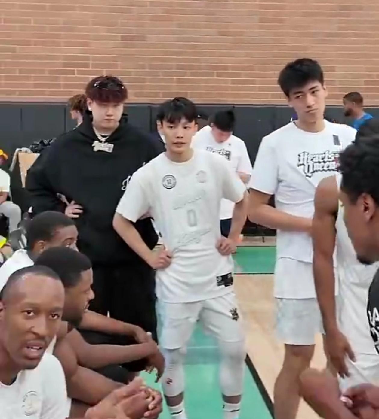 高水平比赛！徐杰参加德鲁联赛与众多NBA球星交手！

徐杰参加德鲁联赛是一个非常