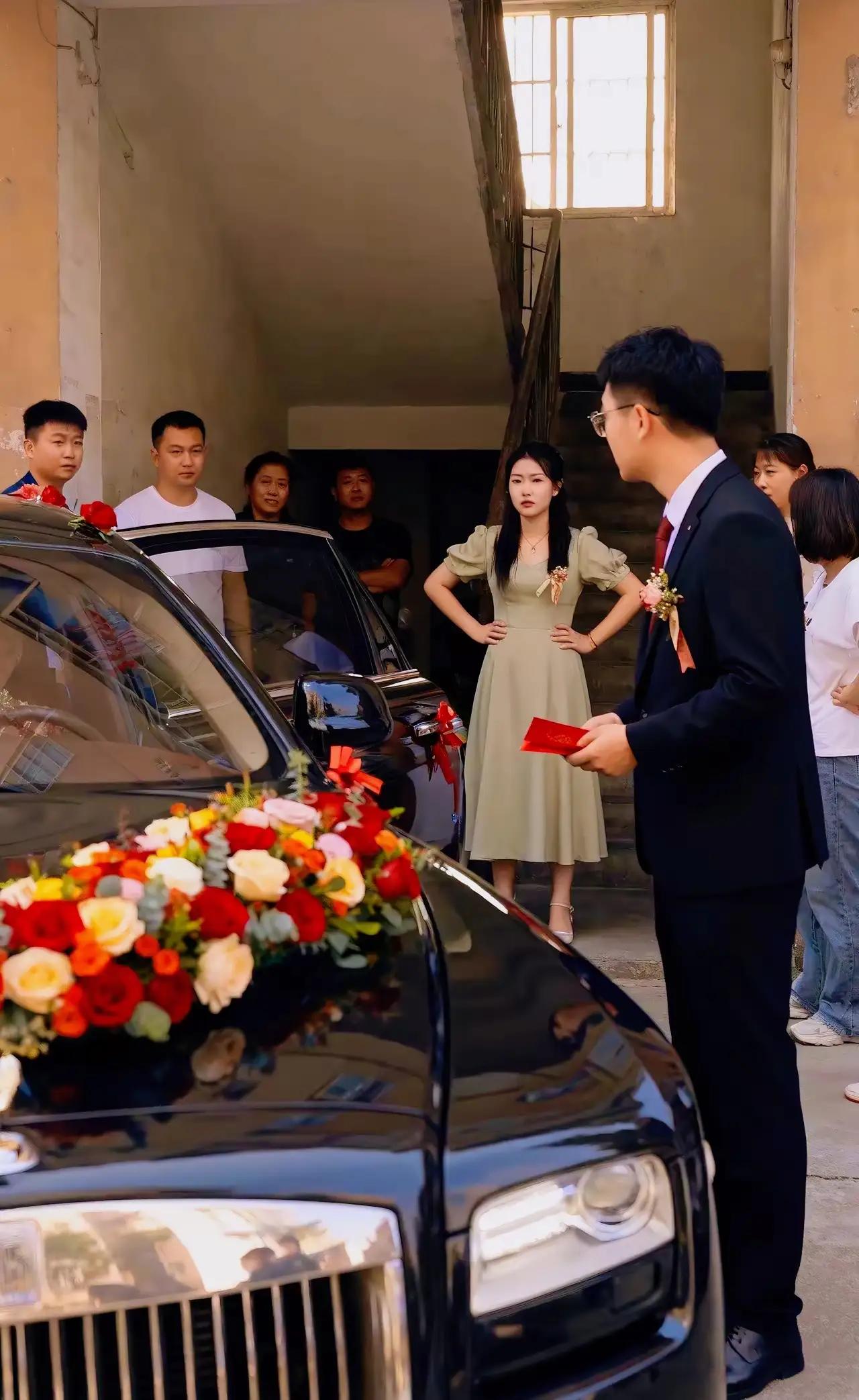 河南ICON新郎婚礼当天突然取消婚事，新娘当场傻眼，这一幕犹如电影中的反转剧情，