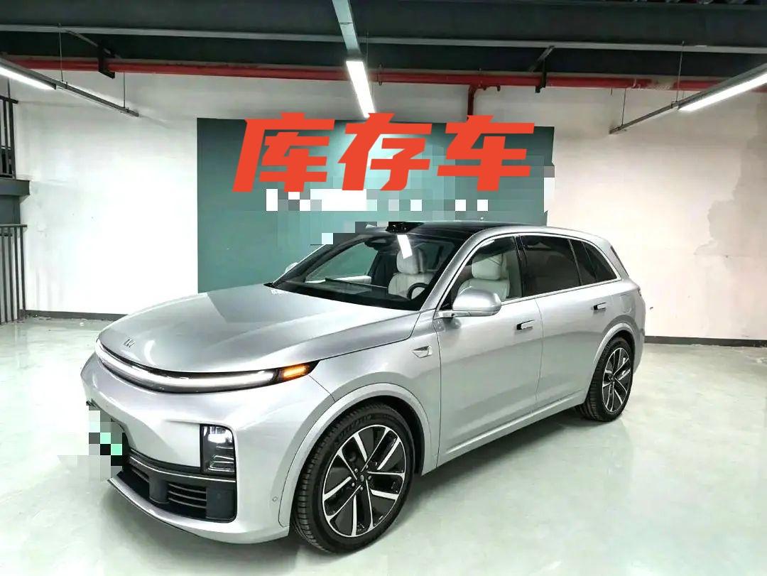 车型:理想 2024款 L7 Ultra
车况:原版原漆库存新车
售价:25.9