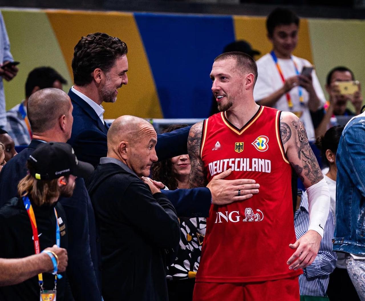 都准成这样了，竟然没有NBA要？
德国队是本届男篮欧锦赛最大的夺冠热门，人们往往