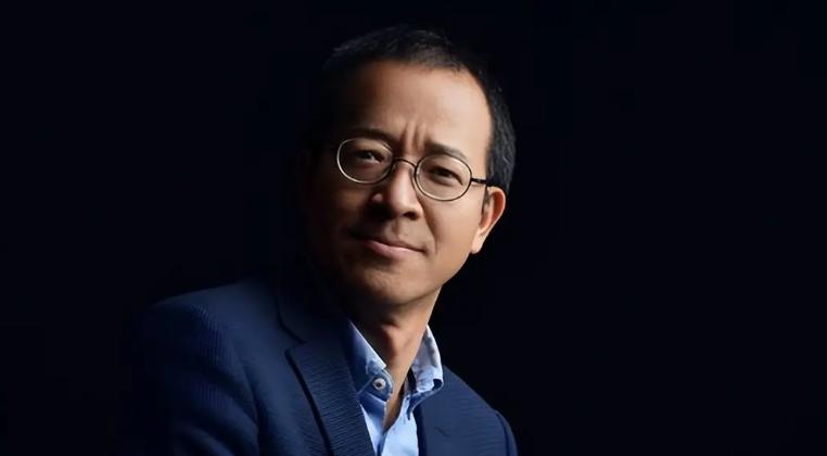 6月18日，俞敏洪发文：新东方集团表彰总结大会，抽取10名优秀员工和老师共赴南极