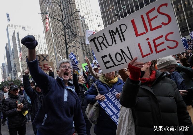 特朗普加关税想改善贸易逆差，结果却不尽人意。2024年12月，美国进口额比出口额