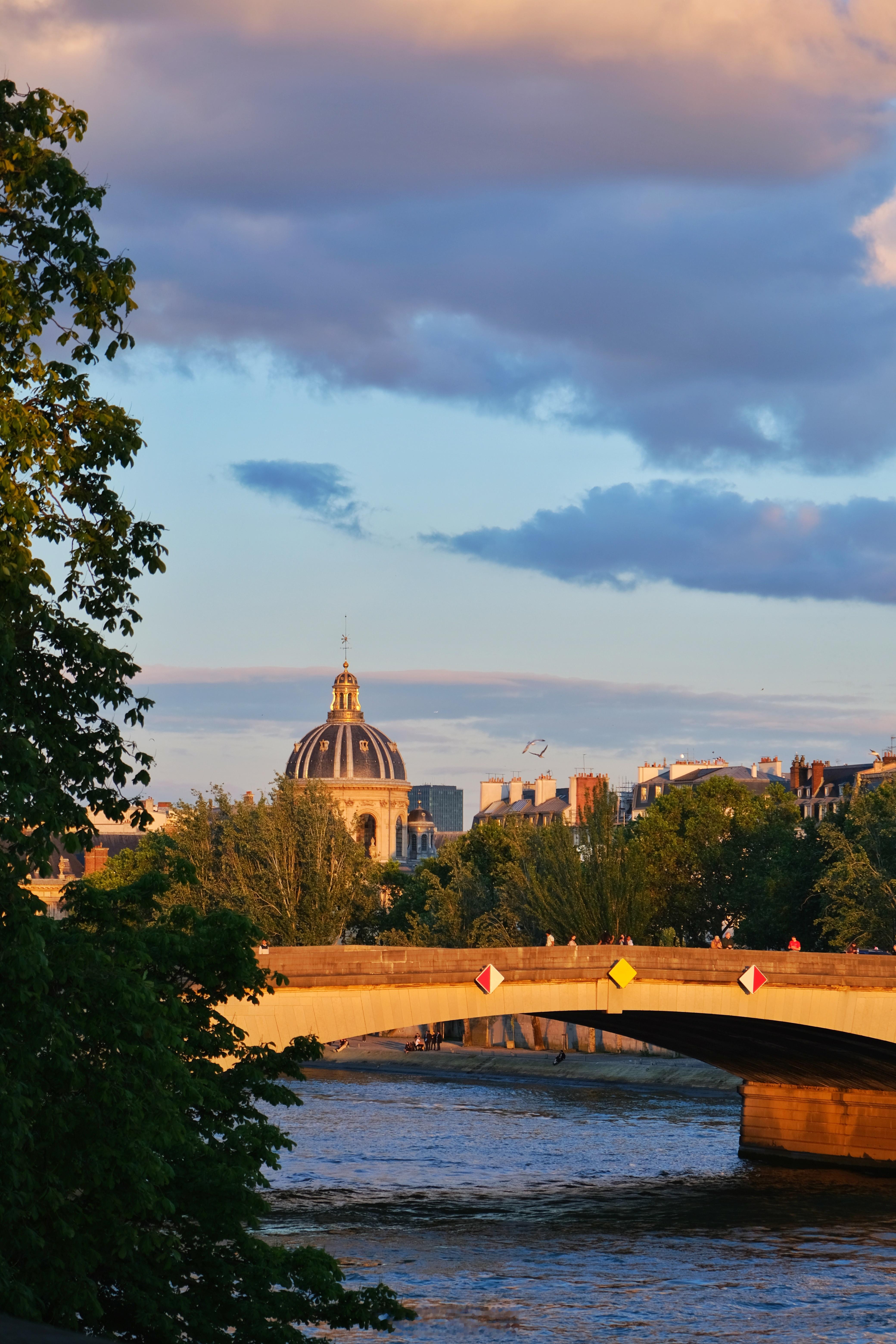 夕阳余晖下塞纳河畔一组喜欢的照片🩵🇫🇷🌞 ​​​