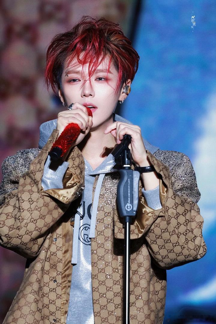 鹿晗  lh鹿晗2023演唱会来了 关于理想我从来没选择放弃 即使在灰头土脸的日