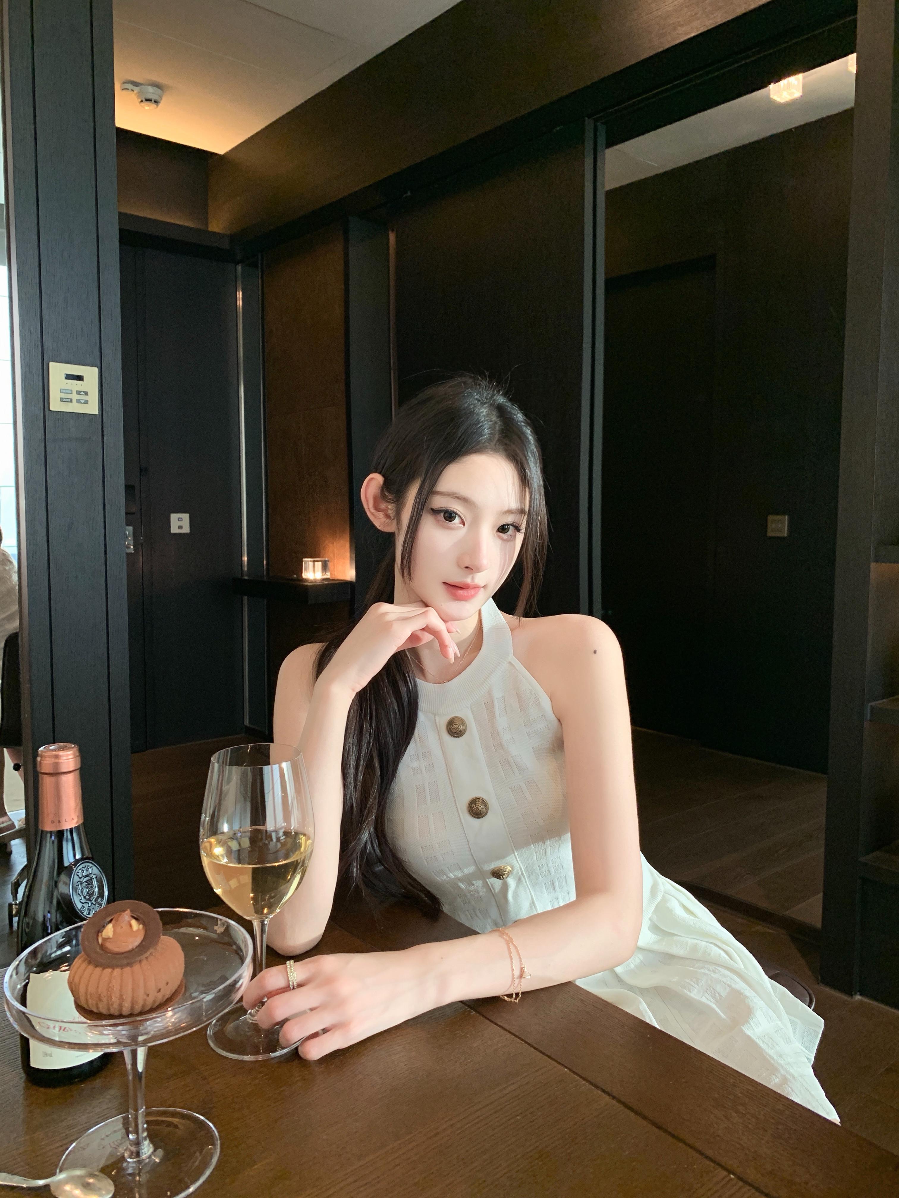 以最大的平静去爱不确定的生活。