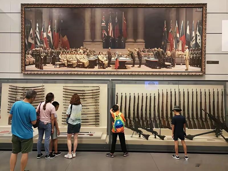 建议全面清查在华日籍人员，
对在华日籍人员实人实证核验，
对日本学校教材、师资全