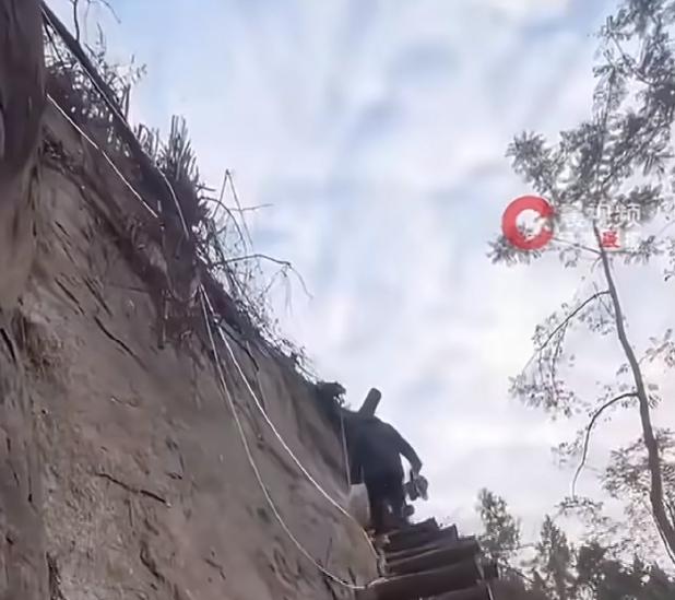 出乎意料了，女子第一次跟男友回老家，男友事先就告诉女子，他老家的一段路不好走。起