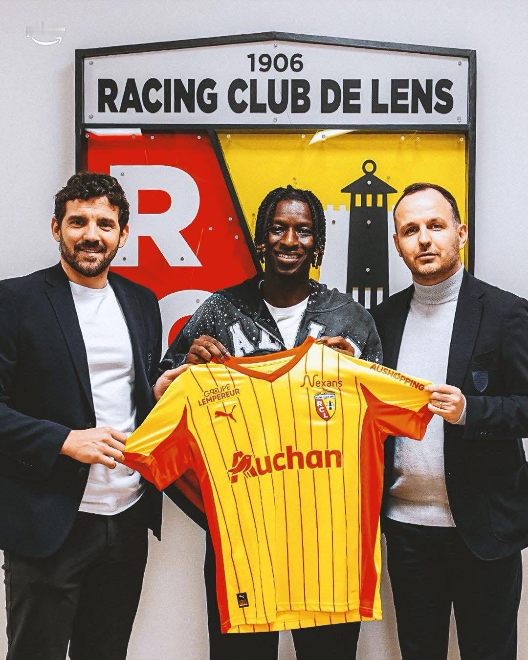 目前排喺法甲第一嘅朗斯，從RB 萊比錫簽入中場阿馬杜夏達拿（Amadou Hai