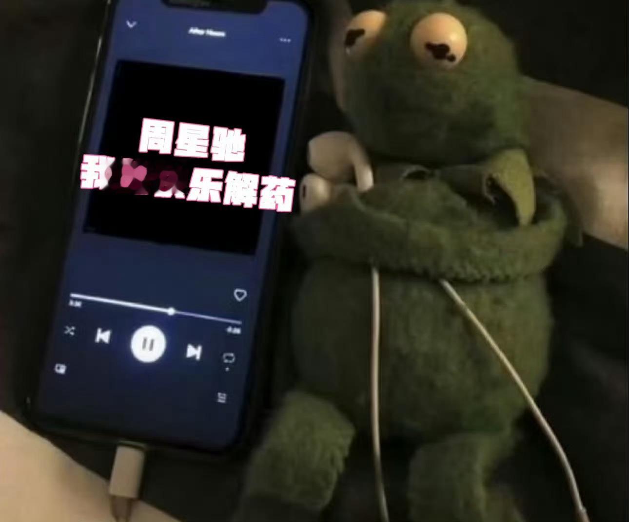 周星驰电影大人小孩看得都开心孩子的笑声是真的，大人的眼泪也是真的。一部电影，两种